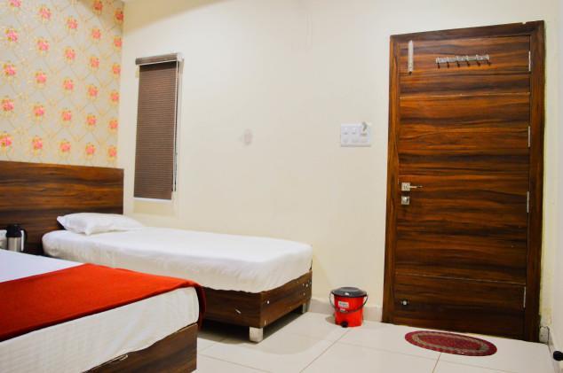 Hotel Tathastu อุจเจน ภายนอก รูปภาพ